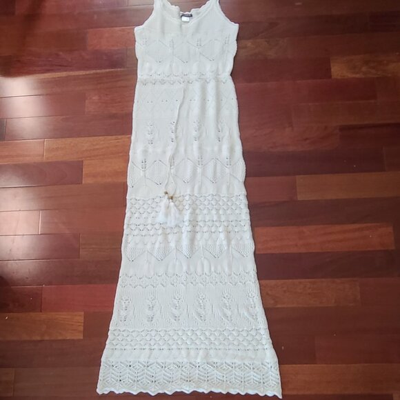Venus Crochet Elegant Beaded White Lace Maxi Dress - Picture 3 of 4